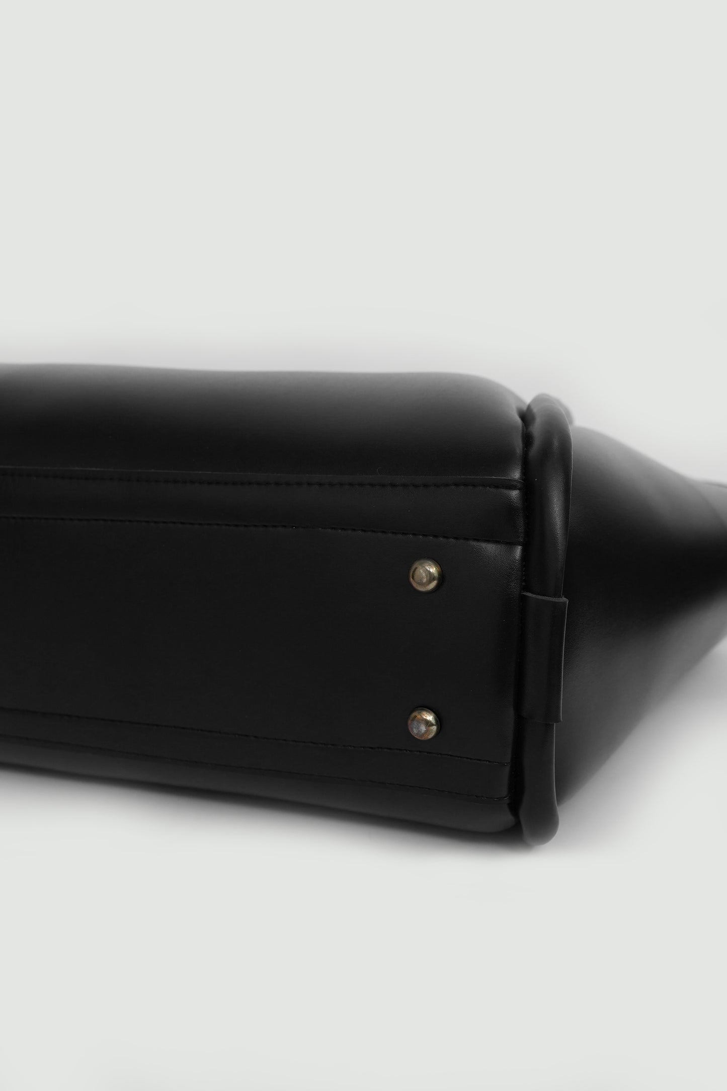 Veyra Tote