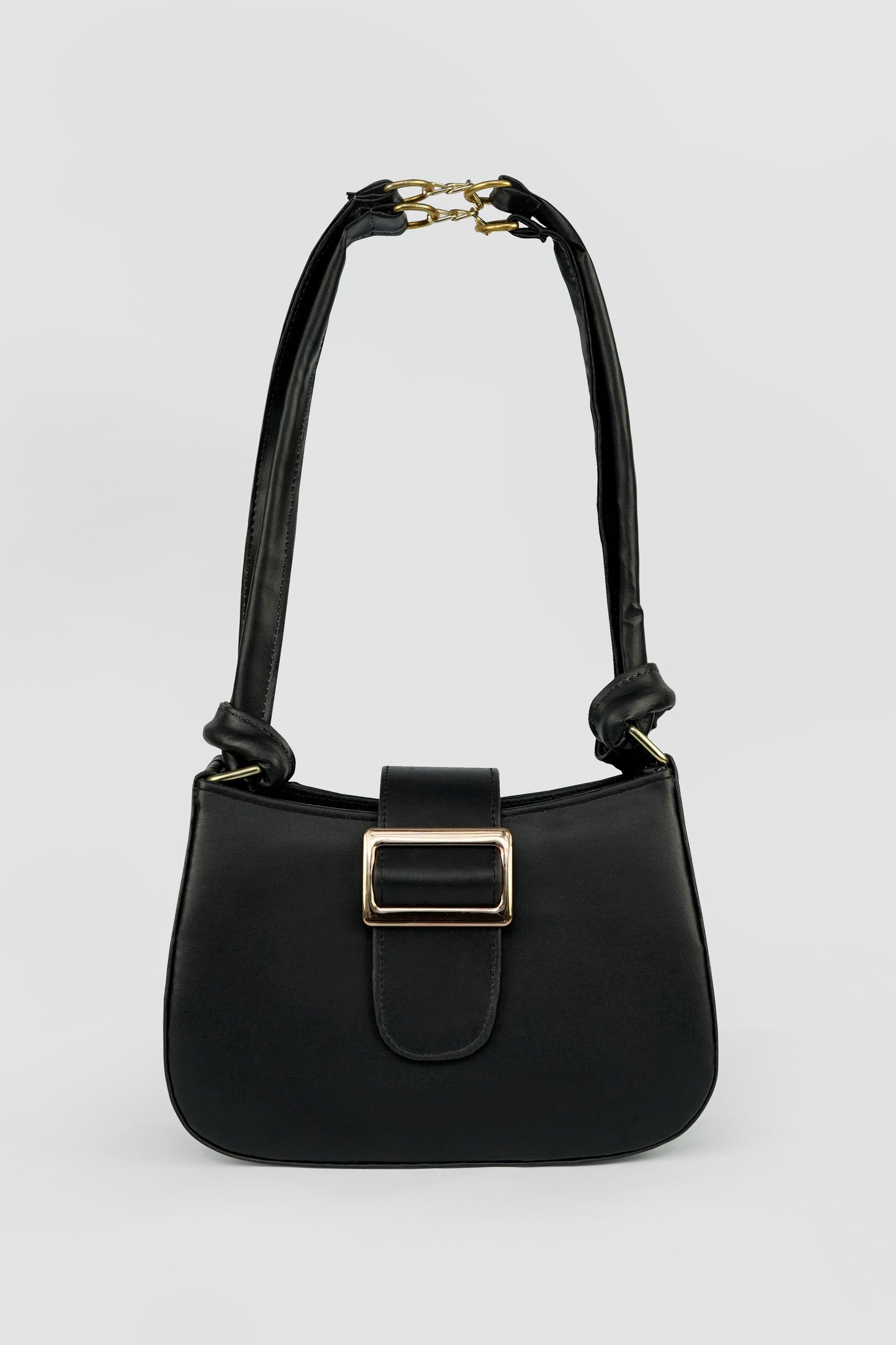 Elara Buckle