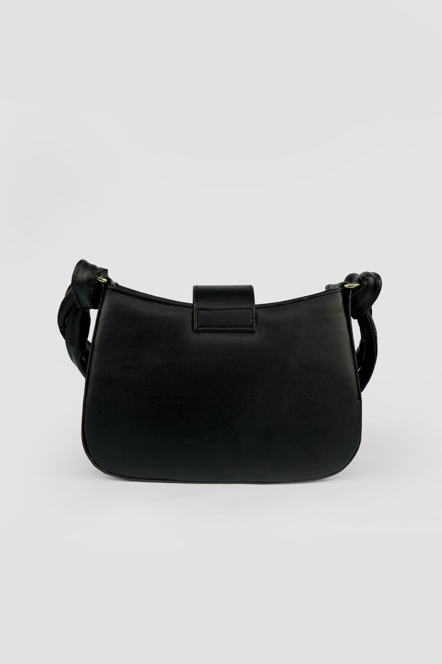 Elara Buckle