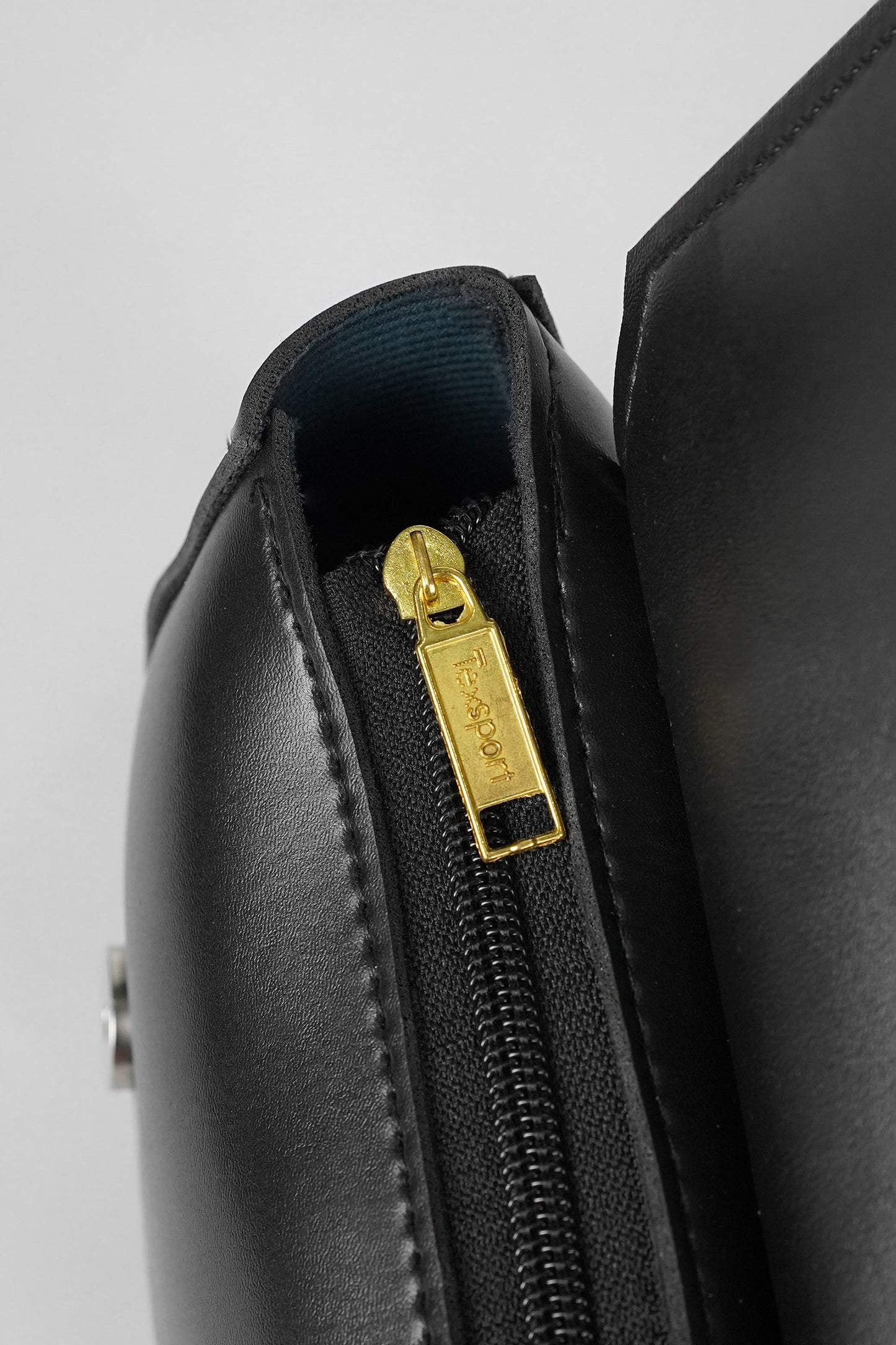 Crescent Carryall