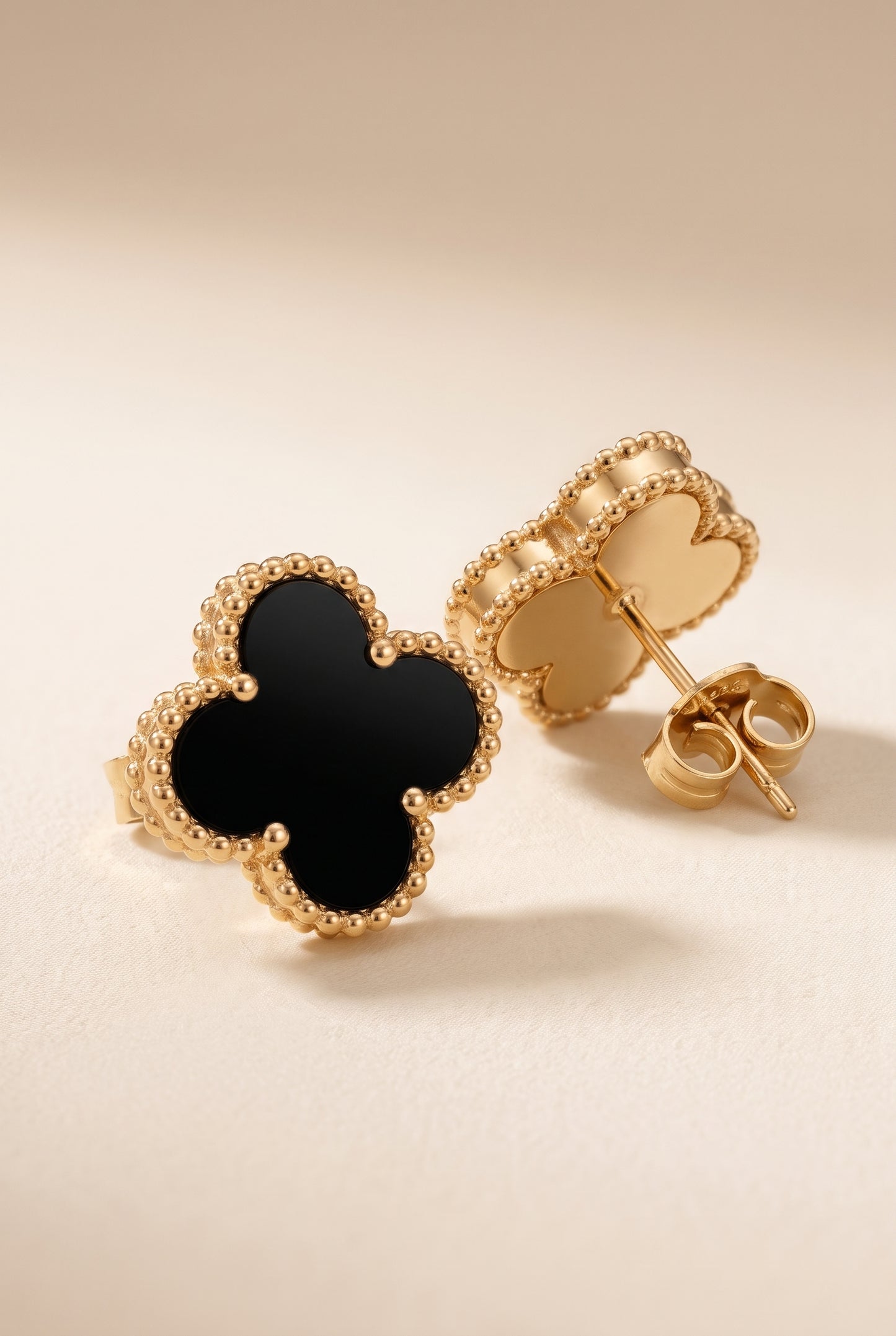 Noir Clover Studs Earring