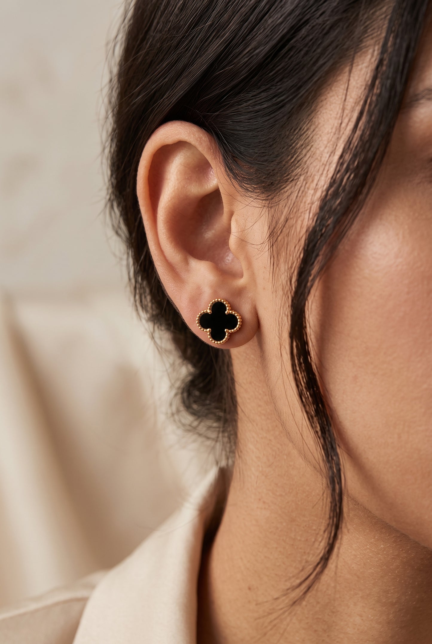 Noir Clover Studs Earring