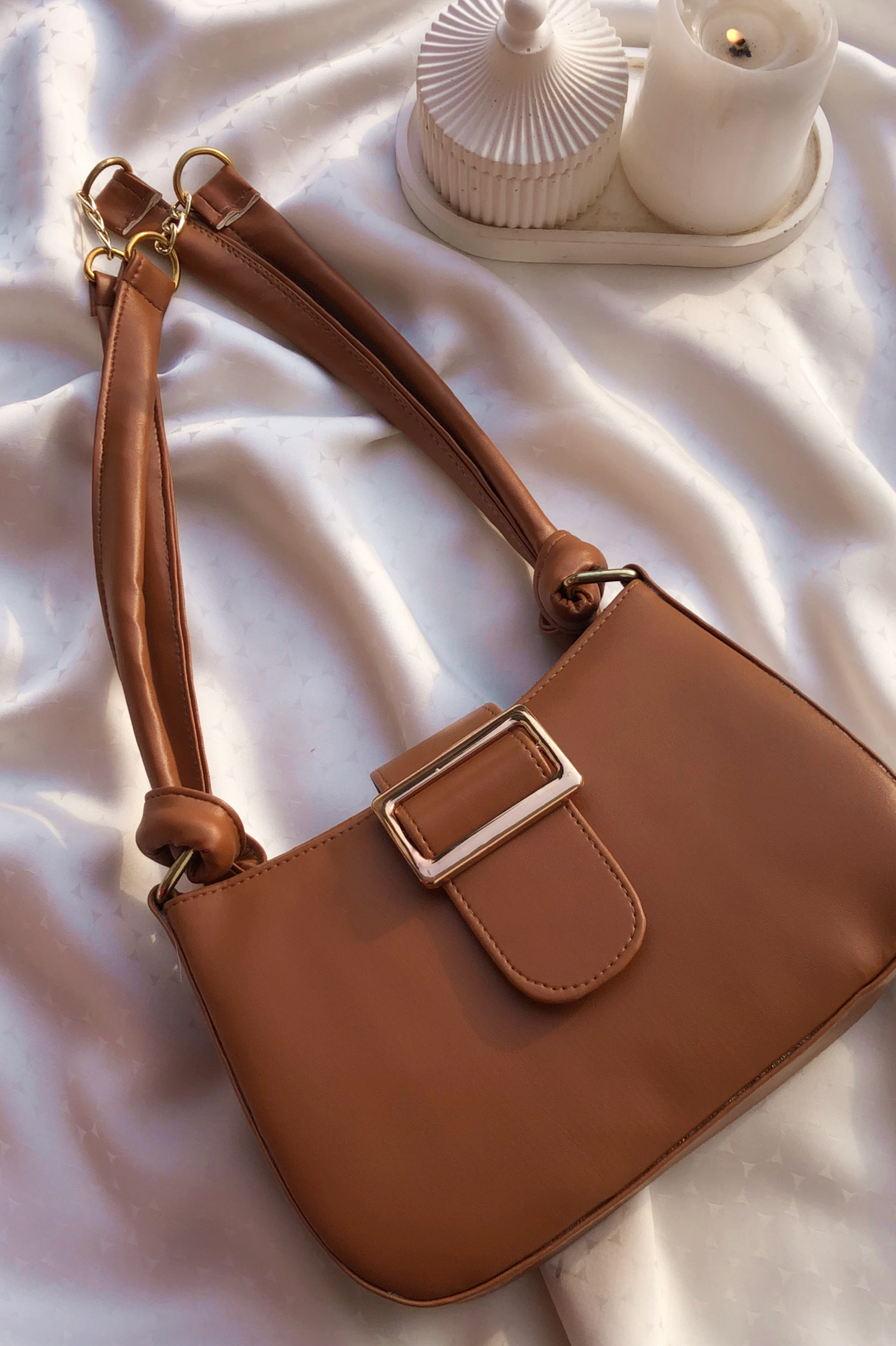 Elara Buckle