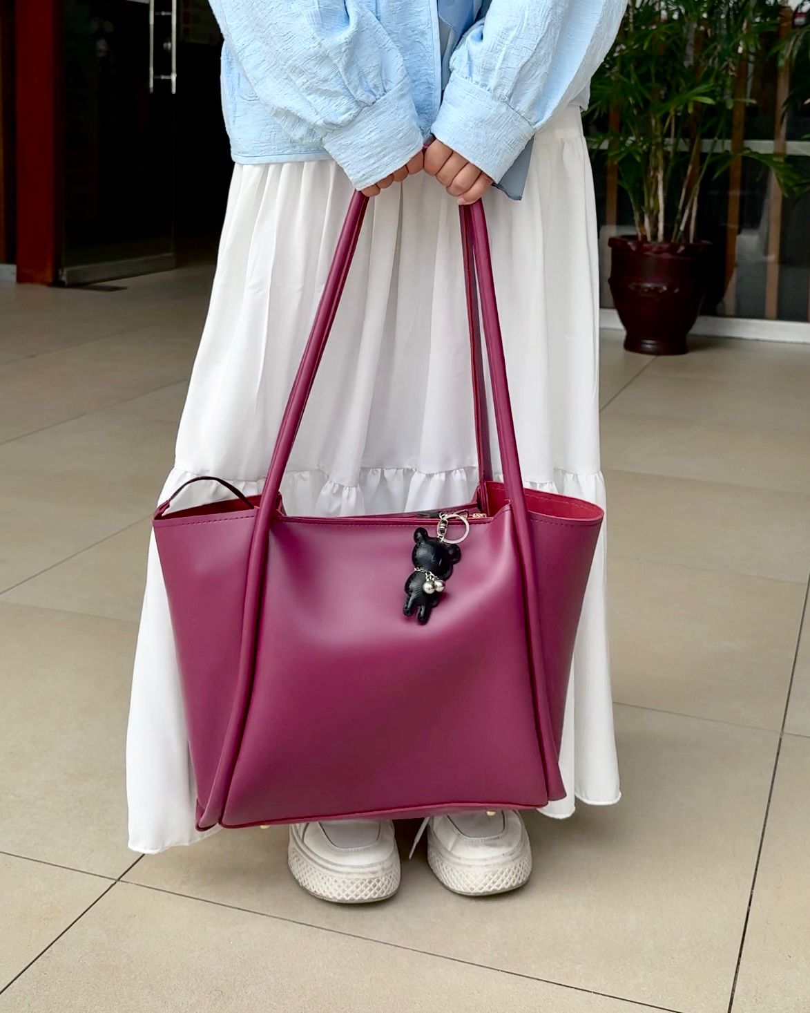 Veyra Tote