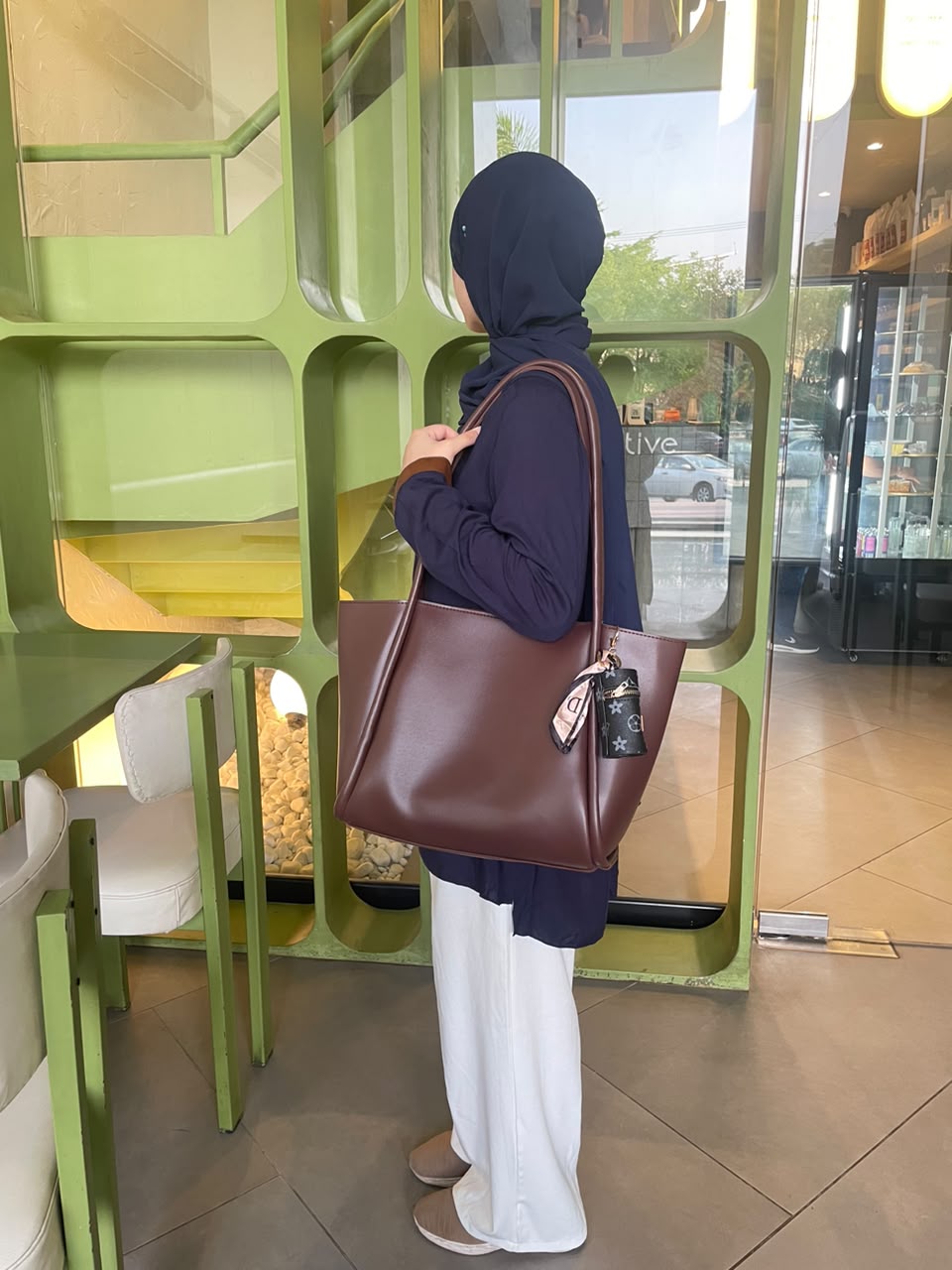 Veyra Tote